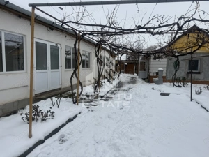 Casă individuală  în Recaș ,teren 1050 mp cu front pe două străzi . - imagine 2