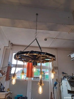 Lustră rustică din roata - imagine 3