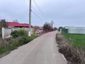 Teren Comana- Str Livezii- in apropiere de gara.