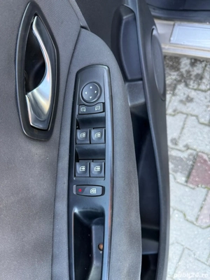 Renault Scénic 3 ,1.9 dCi 130 CP, facelift 2011. Gata de drum - imagine 8