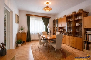 FILM! Casa primitoare in centrul orasului Targu Secuiesc - imagine 2