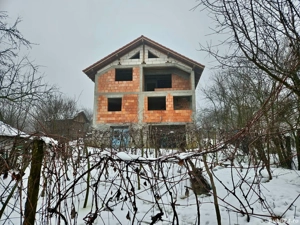 Casă individuală la roșu, aflată în comuna Ionești, județul Gorj. - imagine 9