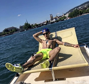 David hai sa ne distram 