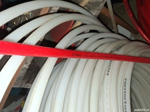 Vând conducta de întârziere în pardoseala 