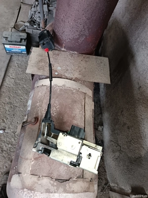 Broasca ușa stânga Ford Connect an 2007 2008 2009 