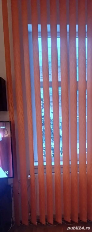 Vând jaluzele verticale portocalii 