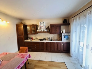 Duplex confortabil la Pădure-Rosu, 273 mp construiti, 199 mp teren, P+1+M, 5 cam - imagine 2