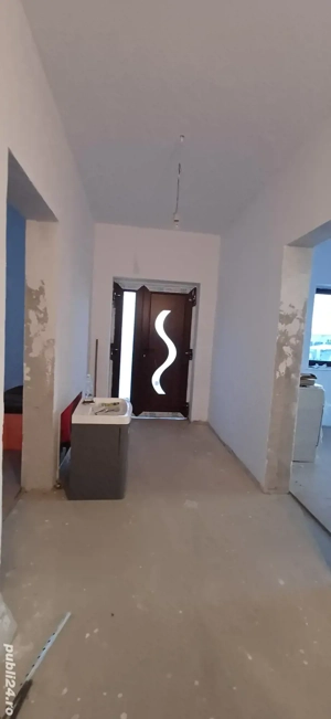 Parter vila de 100 mp de inchiriat,Ghiroda-Aeroport,pretabil pt coletarie - imagine 4