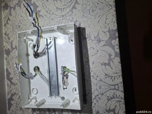 Electrician execut lucrari