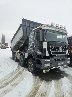 iveco traker 8x4 