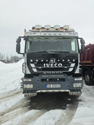 iveco traker 8x4  - imagine 2
