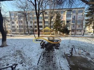 De vanzare apartament 3 camere Roman Neamt