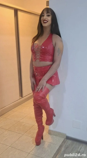 Bună Sunt Cristina transexuală reală