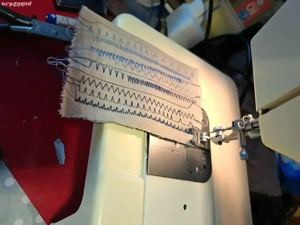 Vînd mașina de cusut.  - imagine 3