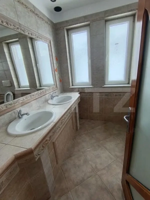 Casa Ultracentral cu 5 camere în suprafață de 300 mp și un teren de 600 mp - imagine 11