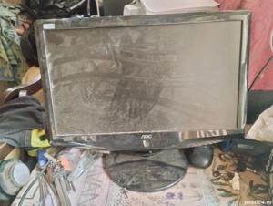Vand monitor cu unitate si acceaori incluse aoc 