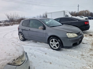 Vând Vw Golf 5 1.9 tdi 105 cai motor BKC înmatriculat cu ITP și  fiscal