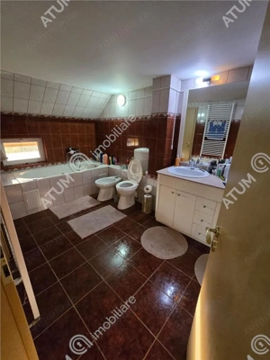 Casa individuala 8 camere 2 garaje 500 mp teren zona Selimbar - imagine 17