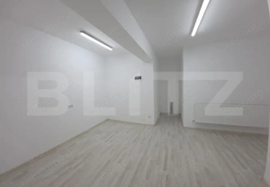 Apartament  77 mp utili – locuință sau cabinet medical, intrare din stradă - imagine 9