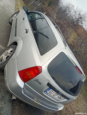 Vând Ford focus an 2000
