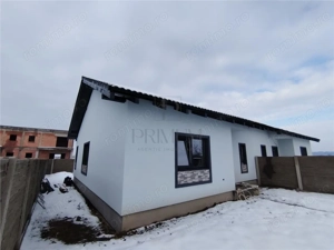 Duplex pe parter - Zona lini #537;tit #259;  - Pod mansardabil - imagine 3