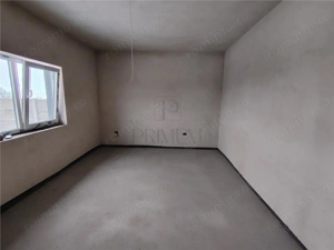 Duplex pe parter - Zona lini #537;tit #259;  - Pod mansardabil - imagine 6