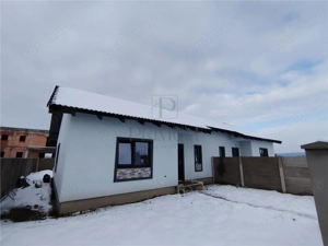 Duplex pe parter - Zona lini #537;tit #259;  - Pod mansardabil