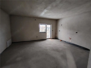 Duplex pe parter - Zona lini #537;tit #259;  - Pod mansardabil - imagine 4