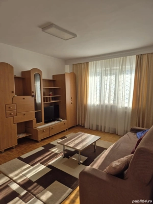 Închiriez apartament zona Eden