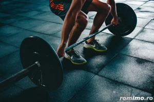 Caut barbat discret serios BI