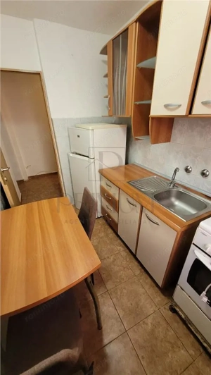 Apartament 1 camer #259; - Decomandat - Mobilat  #537;i Utilat - Zona Circumvalatiunii - imagine 6