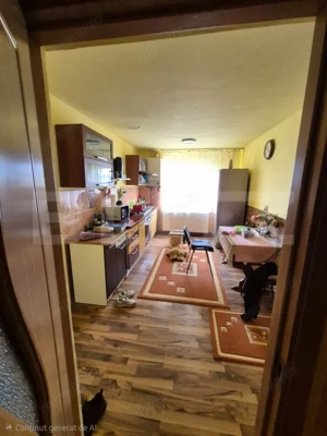 Apartament cu 4 camere, decomandat, 79 mp, etaj intermediar, zona Micro III - imagine 3