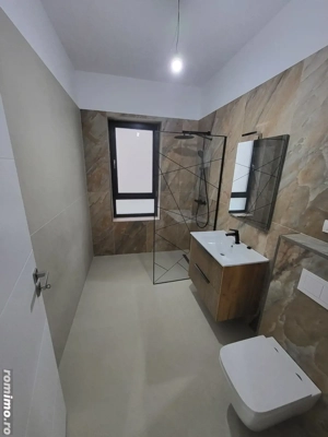 Nou. Etaj 1. Zona Girocului. Pozitie excelenta. Asfalt. Terasa mare. - imagine 9