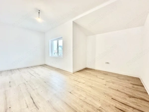 Duplex cu 3 camere spatios - Mosnita Veche - imagine 11