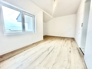 Duplex cu 3 camere spatios - Mosnita Veche - imagine 12