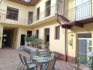 Inchiriez spatii la casa in regim de inaltime D+P+E+M in zona ultracentrala