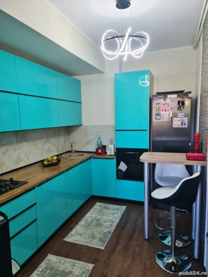 Central - Apartament lux, 64 mp utili + boxa 15 mp - imagine 5