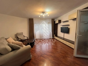 Apartament cu 3 camere, decomandat, centrala proprie, zona Soarelui