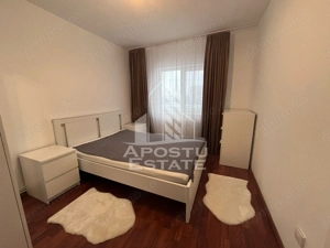 Apartament cu 3 camere, decomandat, centrala proprie, zona Soarelui - imagine 4