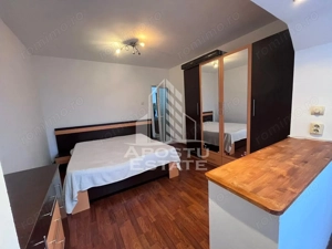 Apartament cu 3 camere, decomandat, centrala proprie, zona Soarelui - imagine 6