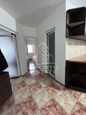 Apartament cu 3 camere, decomandat, centrala proprie, zona Soarelui - imagine 12