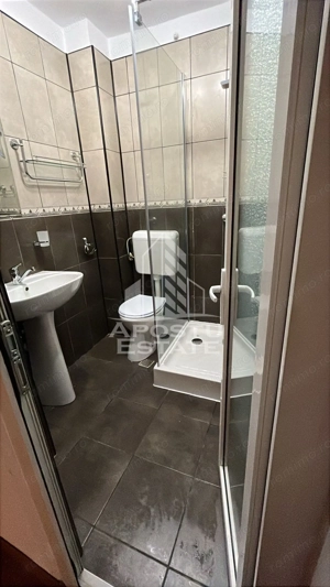Apartament cu 3 camere, decomandat, centrala proprie, zona Soarelui - imagine 8