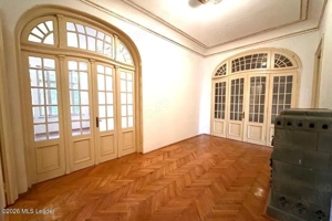 B-dul Carol Nr. 59, 219 mpu, 8 Camere, Etaj 1 din 3, Balcoane 11 mp