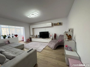 Apartament cu 3 camere, et 3, zona Aradului