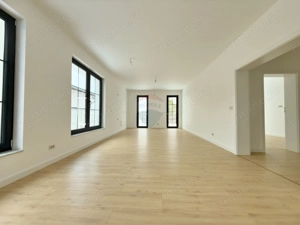 Vilă cu 4 camere de vânzare în Via Carmina - imagine 9