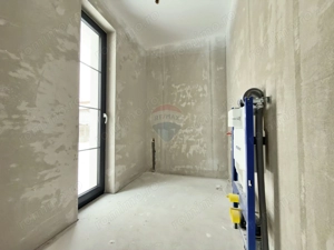 Vilă cu 4 camere de vânzare în Via Carmina - imagine 12