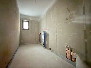 Vilă cu 4 camere de vânzare în Via Carmina - imagine 18