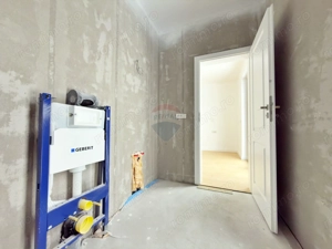 Vilă cu 4 camere de vânzare în Via Carmina - imagine 11