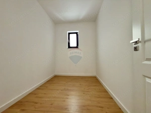 Vilă cu 4 camere de vânzare în Via Carmina - imagine 16