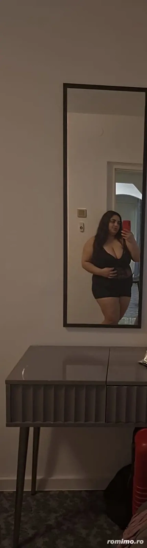 Grăsuță cu sâni mari hai la mine nu vei regreta 